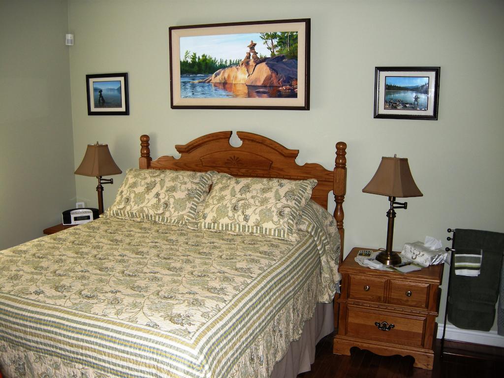 Tucked Inn The Harbour B&B Victoria Harbour Rom bilde