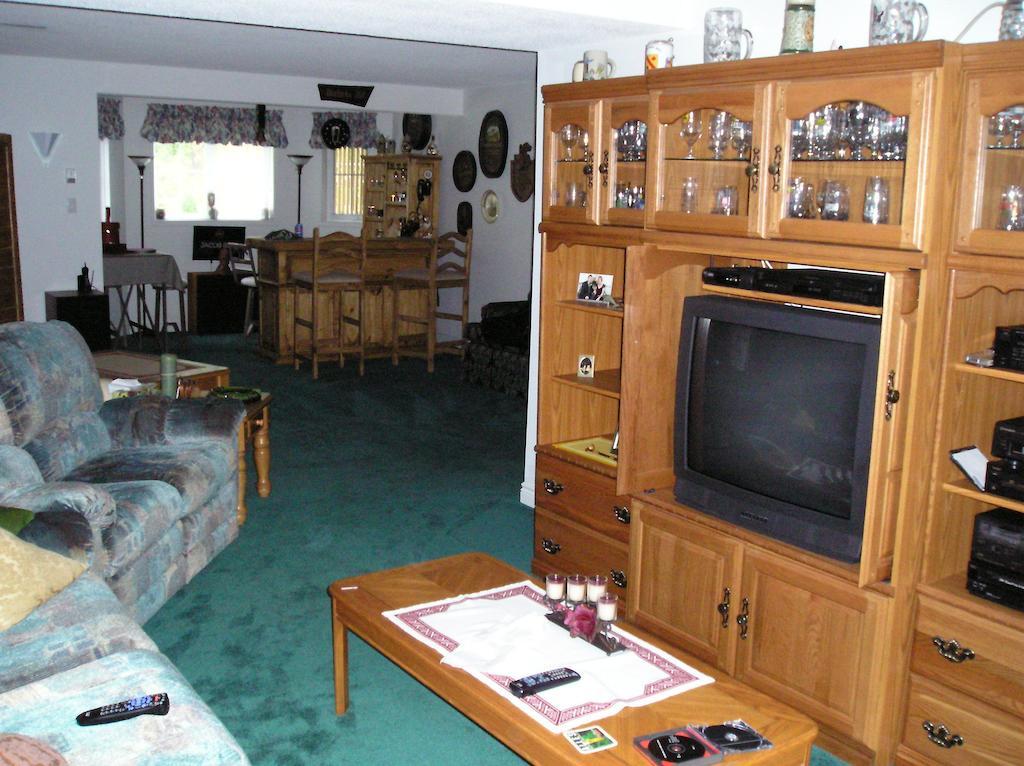 Tucked Inn The Harbour B&B Victoria Harbour Eksteriør bilde