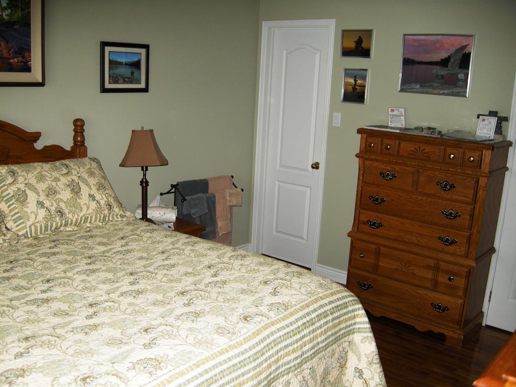 Tucked Inn The Harbour B&B Victoria Harbour Rom bilde