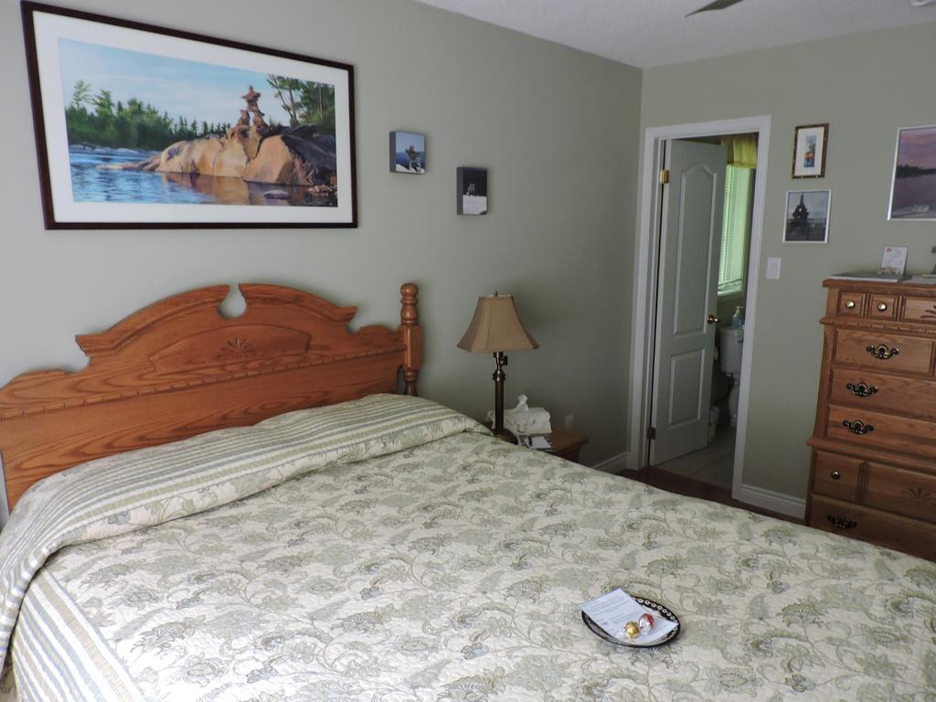 Tucked Inn The Harbour B&B Victoria Harbour Eksteriør bilde