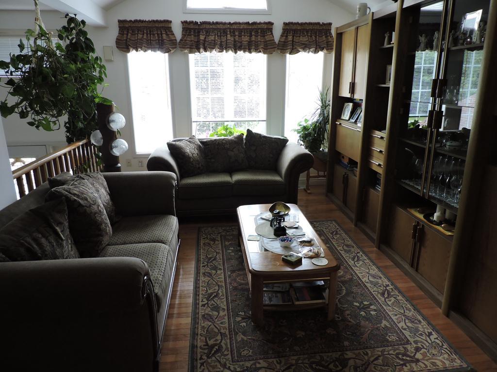 Tucked Inn The Harbour B&B Victoria Harbour Eksteriør bilde